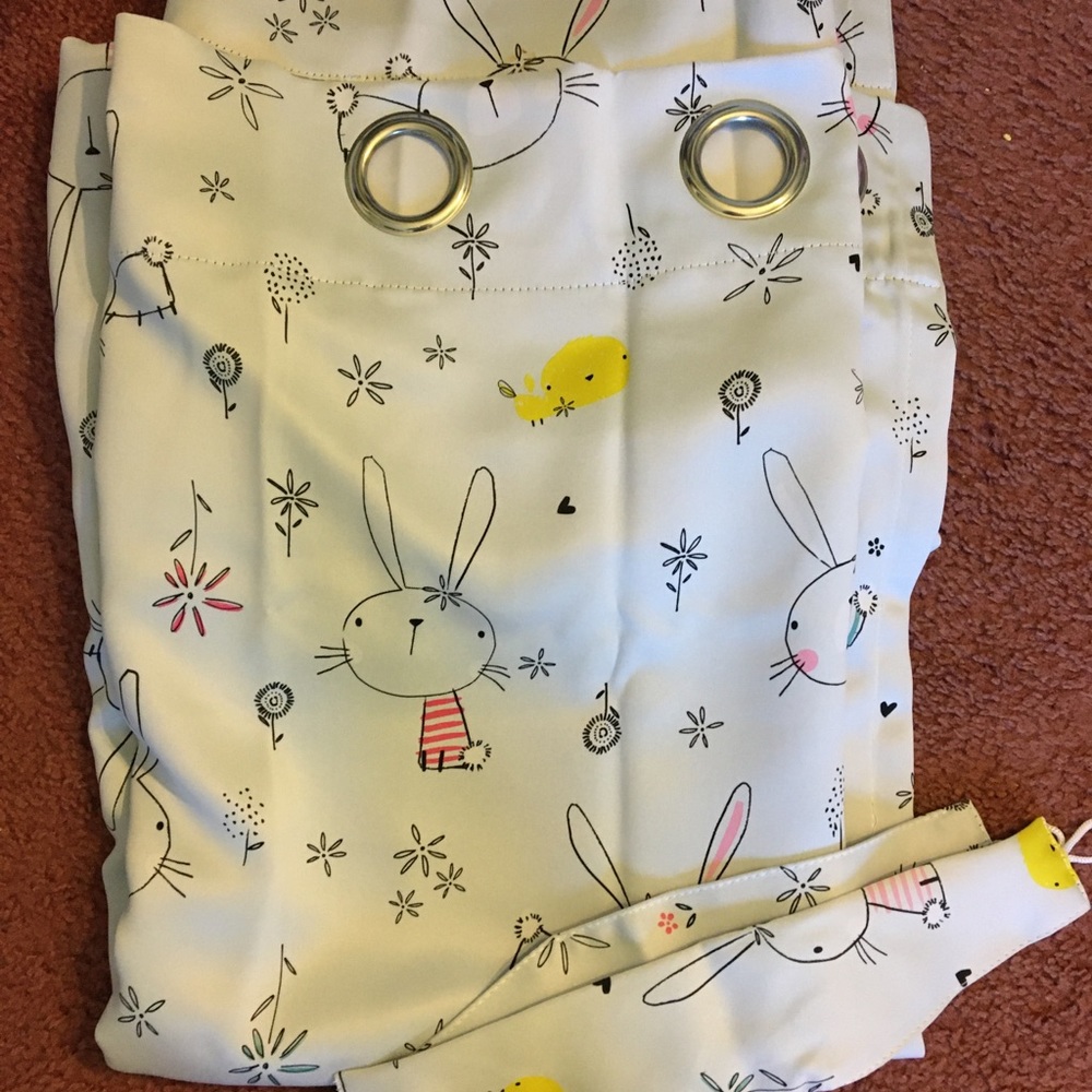 Room darkening curtains 2 panels